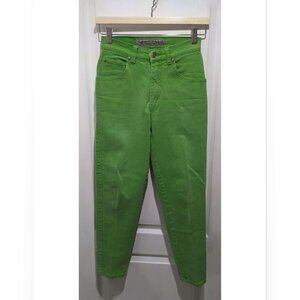 Vintage Levi's | 900 Series Hi-Waist Tapered Leg Jeans in Kelly Green